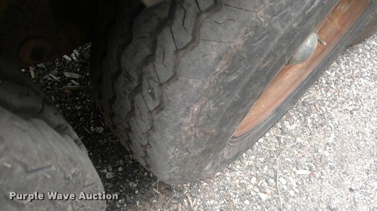 image for item DB0875 1984 Eager Beaver equipment trailer