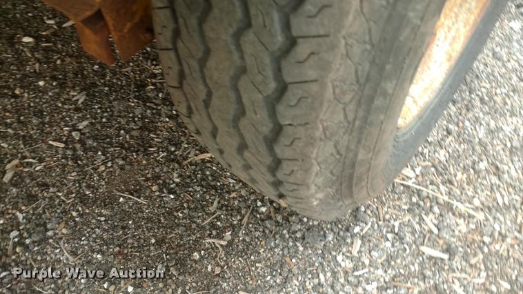 image for item DB0875 1984 Eager Beaver equipment trailer