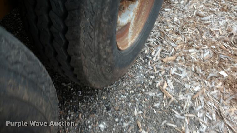 image for item DB0875 1984 Eager Beaver equipment trailer