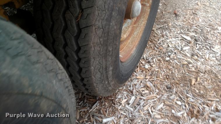 image for item DB0875 1984 Eager Beaver equipment trailer