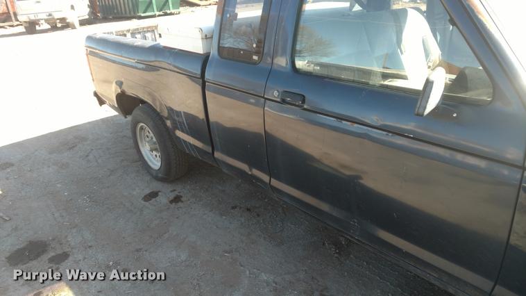 image for item DB0881 1990 Ford Ranger XLT pickup truck