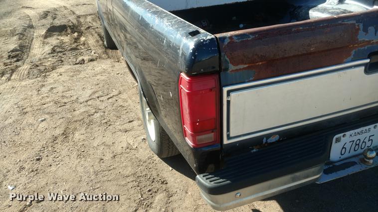 image for item DB0881 1990 Ford Ranger XLT pickup truck