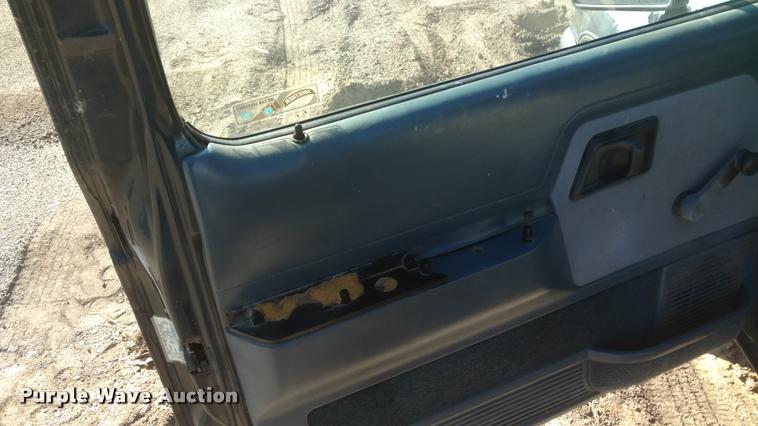 image for item DB0881 1990 Ford Ranger XLT pickup truck