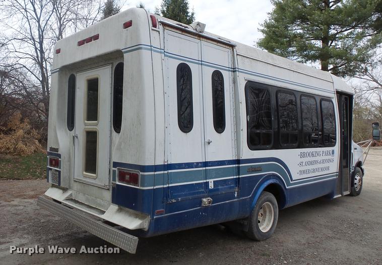 image for item DB1516 1994 Ford Econoline E350 shuttle bus