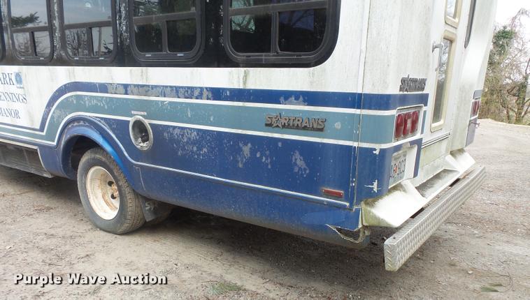 image for item DB1516 1994 Ford Econoline E350 shuttle bus