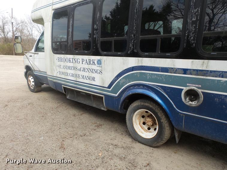 image for item DB1516 1994 Ford Econoline E350 shuttle bus