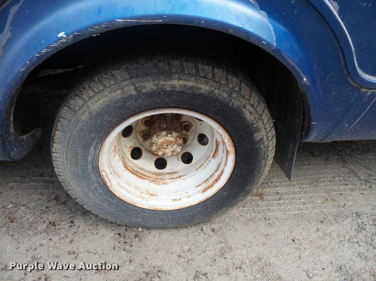 image for item DB1516 1994 Ford Econoline E350 shuttle bus