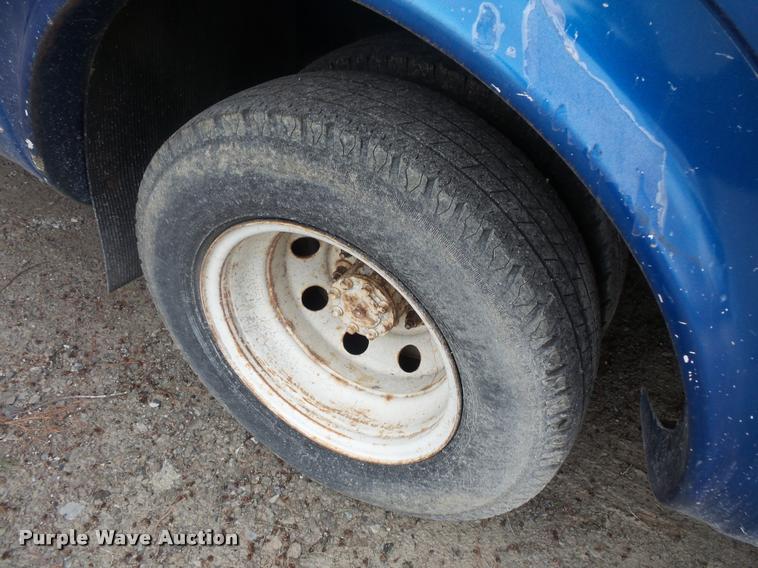 image for item DB1516 1994 Ford Econoline E350 shuttle bus