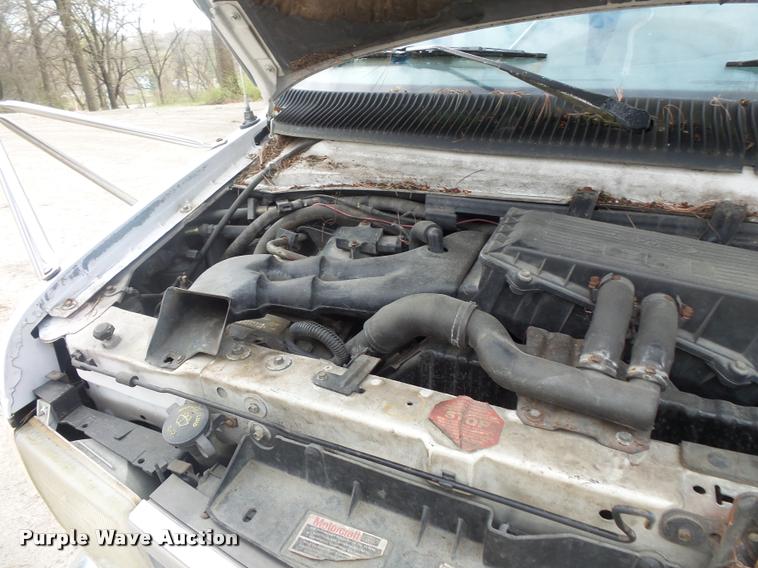 image for item DB1516 1994 Ford Econoline E350 shuttle bus