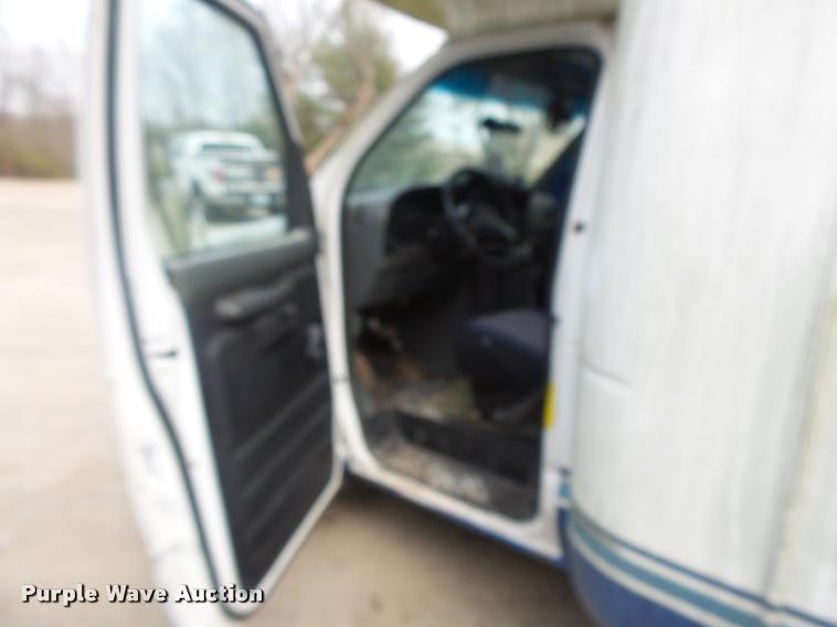 image for item DB1516 1994 Ford Econoline E350 shuttle bus
