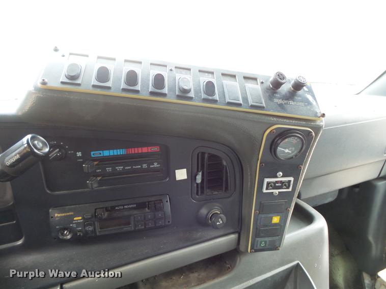 image for item DB1516 1994 Ford Econoline E350 shuttle bus