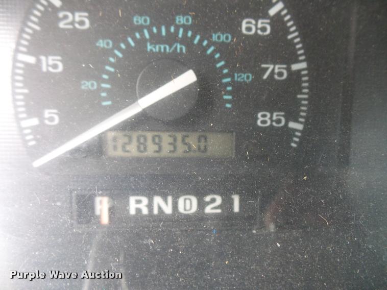 image for item DB1516 1994 Ford Econoline E350 shuttle bus