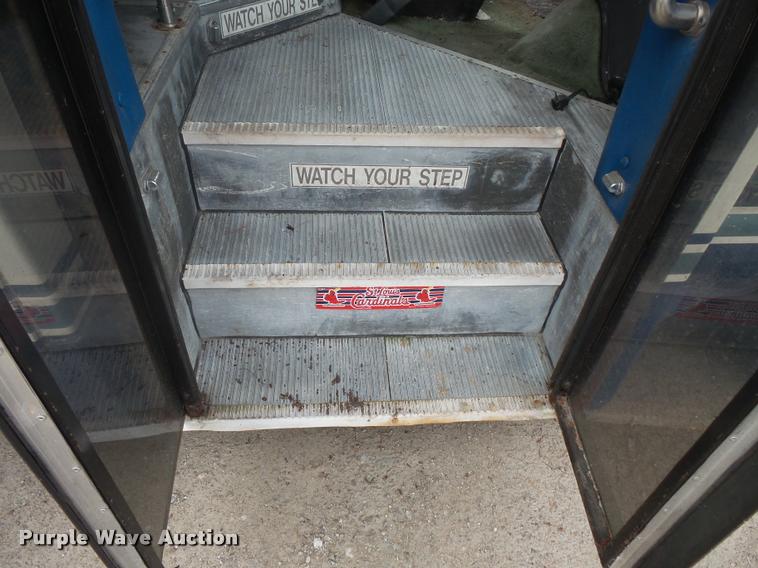 image for item DB1516 1994 Ford Econoline E350 shuttle bus