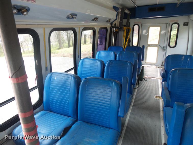 image for item DB1516 1994 Ford Econoline E350 shuttle bus