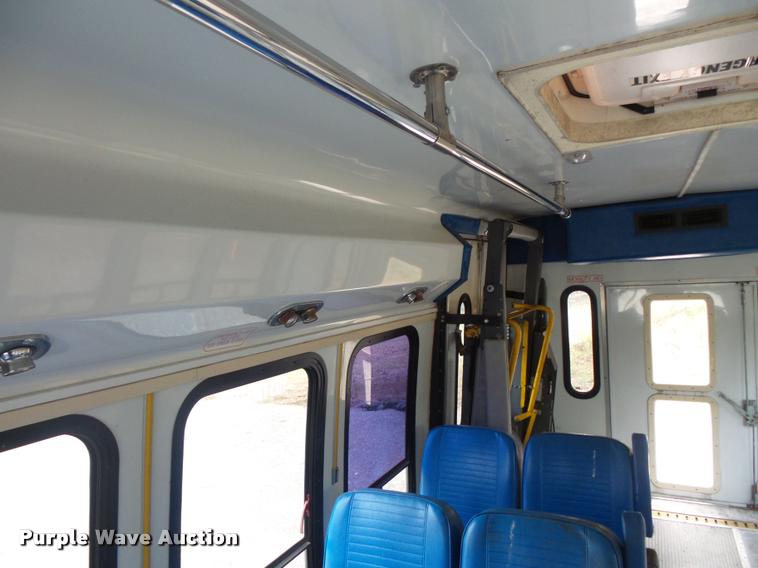 image for item DB1516 1994 Ford Econoline E350 shuttle bus