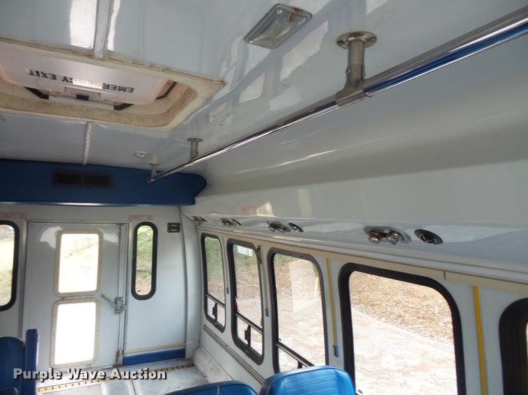 image for item DB1516 1994 Ford Econoline E350 shuttle bus