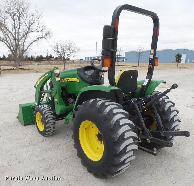 image for item DB1981 2008 John Deere 3203 MFWD tractor