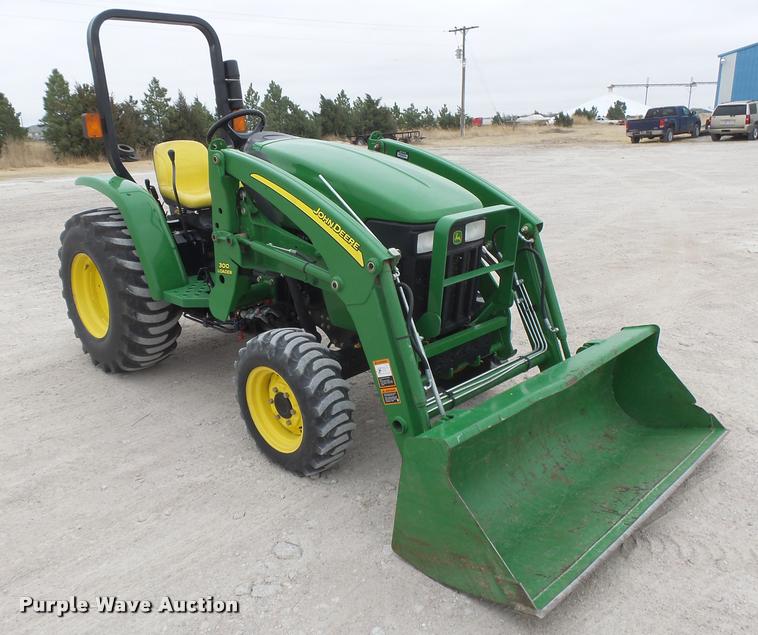 image for item DB1981 2008 John Deere 3203 MFWD tractor