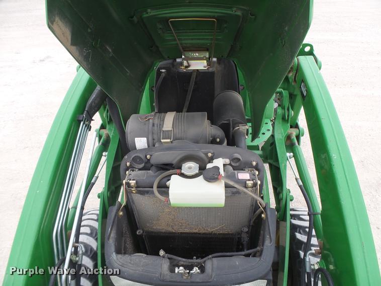 image for item DB1981 2008 John Deere 3203 MFWD tractor