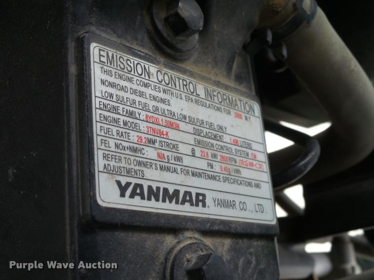 image for item DB1981 2008 John Deere 3203 MFWD tractor