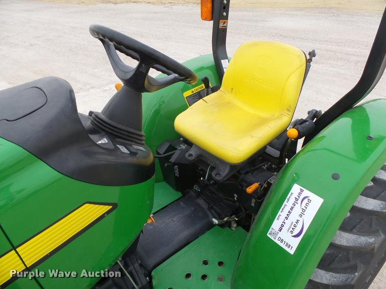image for item DB1981 2008 John Deere 3203 MFWD tractor