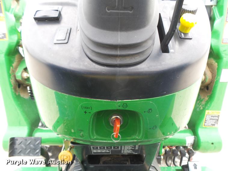 image for item DB1981 2008 John Deere 3203 MFWD tractor