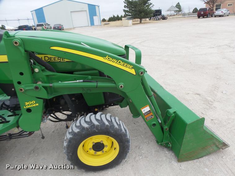 image for item DB1981 2008 John Deere 3203 MFWD tractor