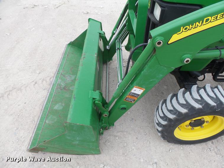image for item DB1981 2008 John Deere 3203 MFWD tractor