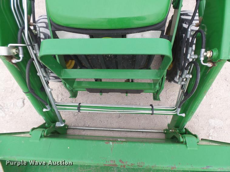 image for item DB1981 2008 John Deere 3203 MFWD tractor