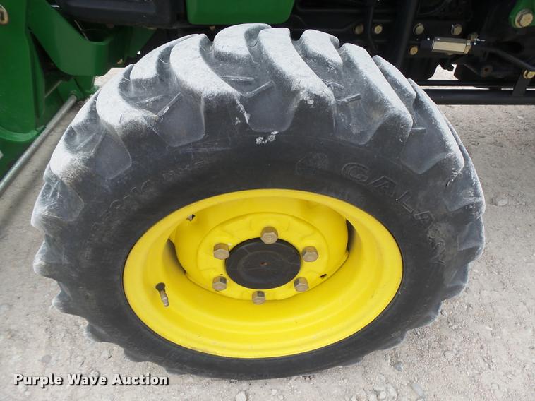 image for item DB1981 2008 John Deere 3203 MFWD tractor