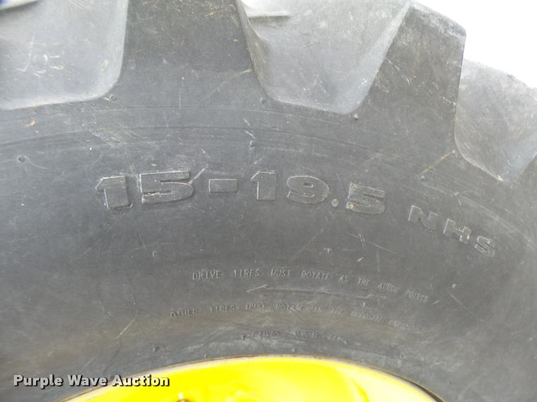 image for item DB1981 2008 John Deere 3203 MFWD tractor