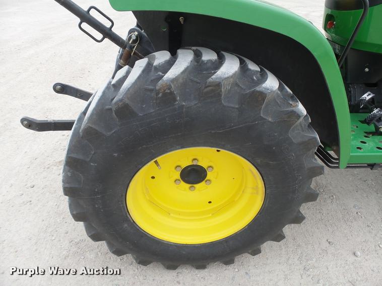 image for item DB1981 2008 John Deere 3203 MFWD tractor