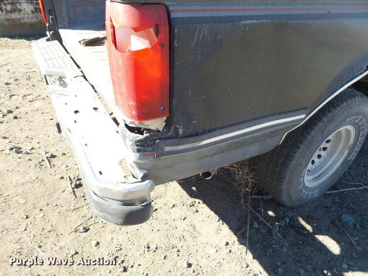 image for item DB1986 1989 Ford F150 SuperCab pickup truck