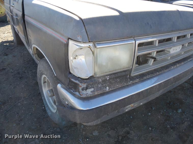 image for item DB1986 1989 Ford F150 SuperCab pickup truck