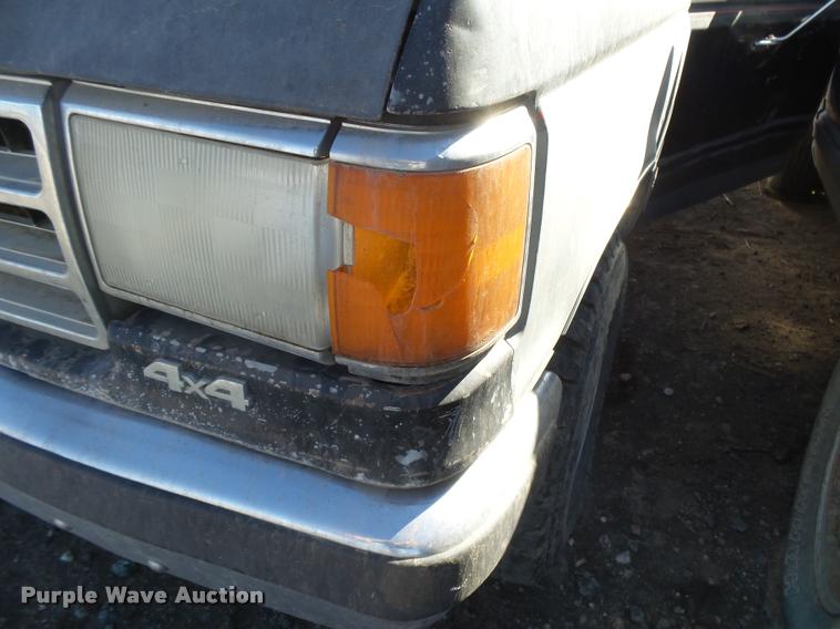 image for item DB1986 1989 Ford F150 SuperCab pickup truck