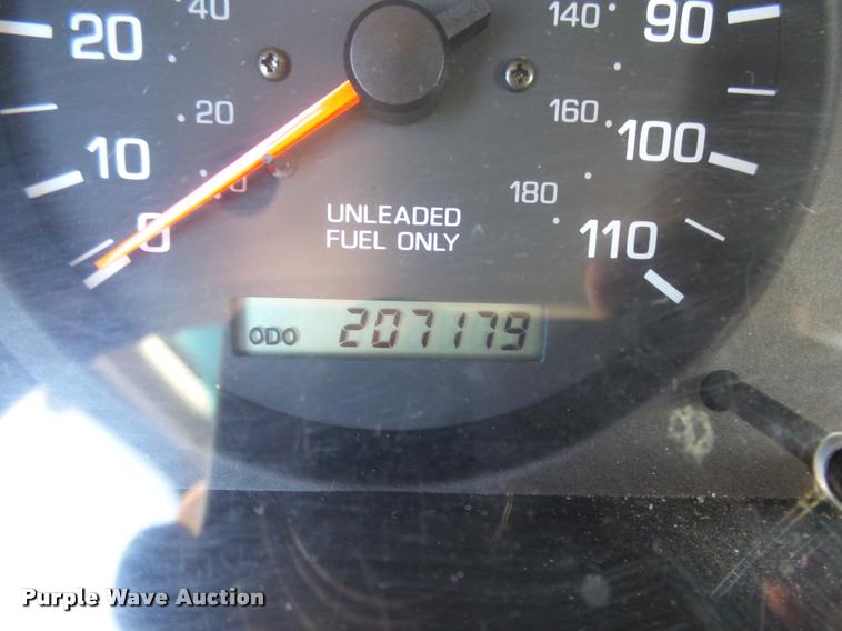 image for item DB1987 2000 Nissan Xterra SUV