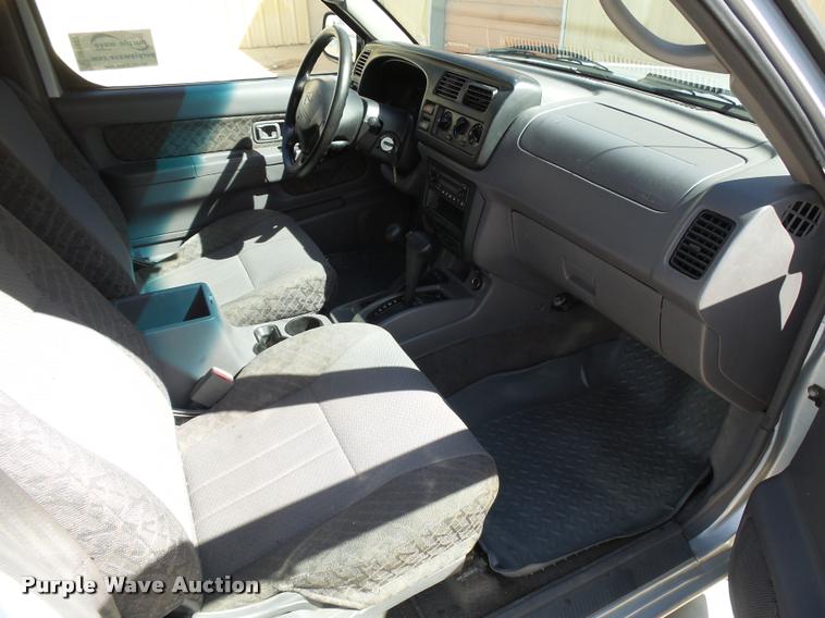 image for item DB1987 2000 Nissan Xterra SUV