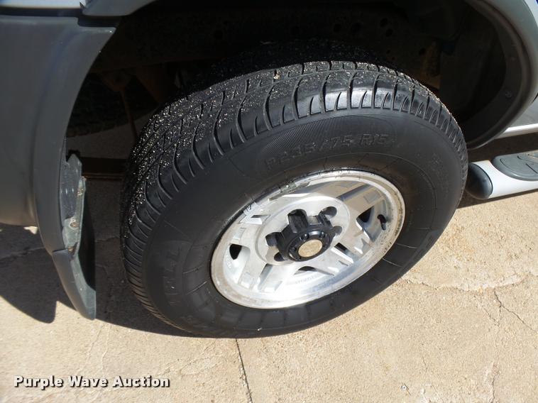 image for item DB1987 2000 Nissan Xterra SUV