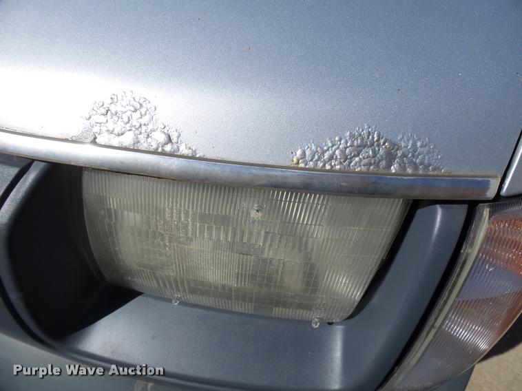 image for item DB1987 2000 Nissan Xterra SUV