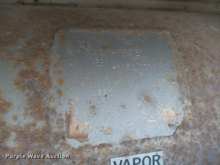 image for item DB1988 1987 Featherlite enclosed cargo trailer