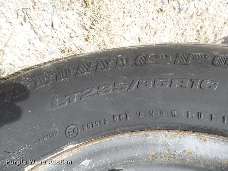 image for item DB1988 1987 Featherlite enclosed cargo trailer