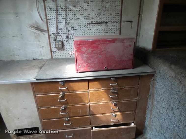 image for item DB1988 1987 Featherlite enclosed cargo trailer