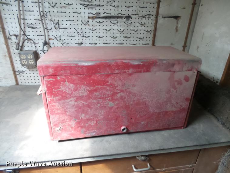 image for item DB1988 1987 Featherlite enclosed cargo trailer