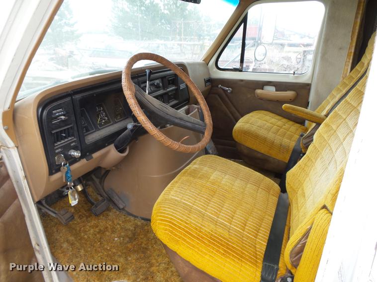 image for item DB1999 1977 Ford Holiday Rambler RV