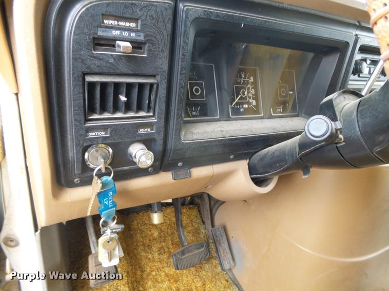 image for item DB1999 1977 Ford Holiday Rambler RV