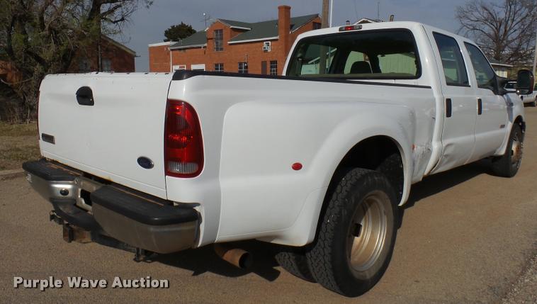 image for item DB2493 2006 Ford F350 Super Duty Crew Cab pickup truck