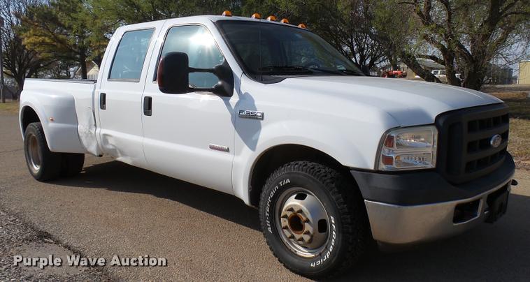 image for item DB2493 2006 Ford F350 Super Duty Crew Cab pickup truck