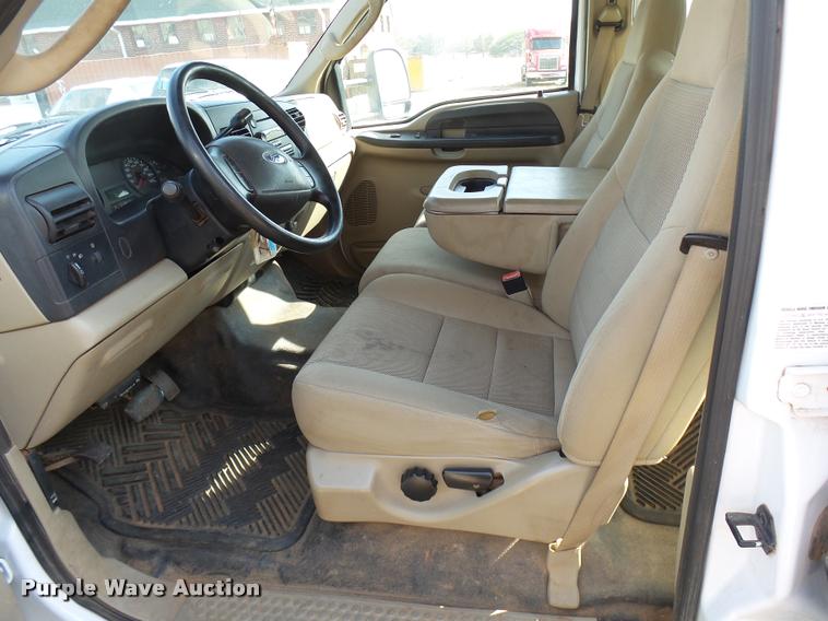 image for item DB2493 2006 Ford F350 Super Duty Crew Cab pickup truck