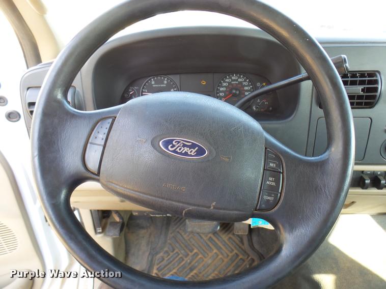 image for item DB2493 2006 Ford F350 Super Duty Crew Cab pickup truck