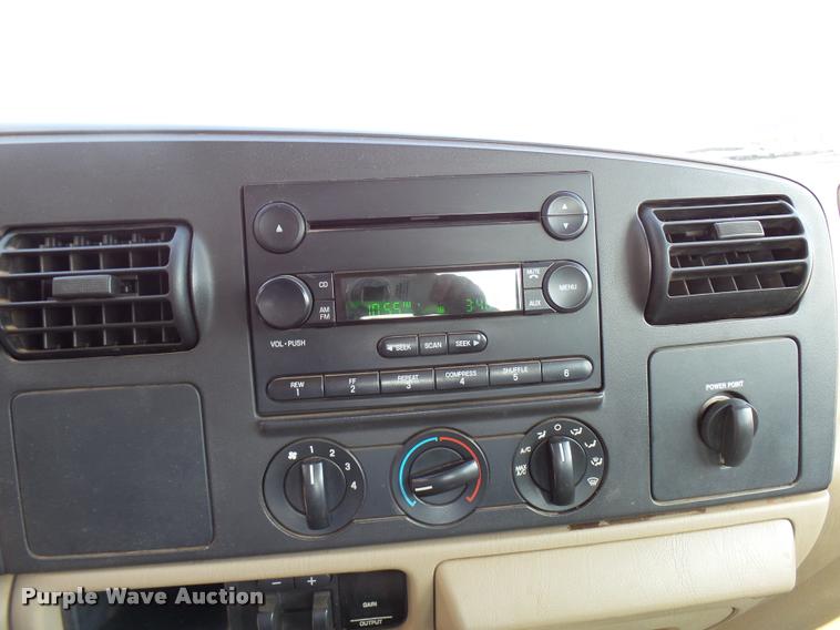 image for item DB2493 2006 Ford F350 Super Duty Crew Cab pickup truck